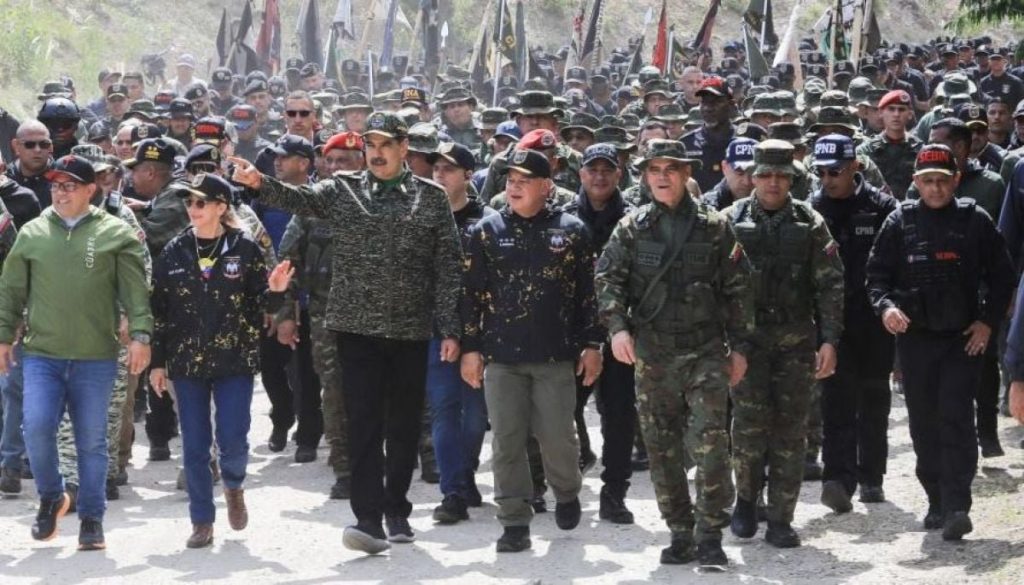 Venezuela se Prepara ante el Despliegue Militar de EE.UU.