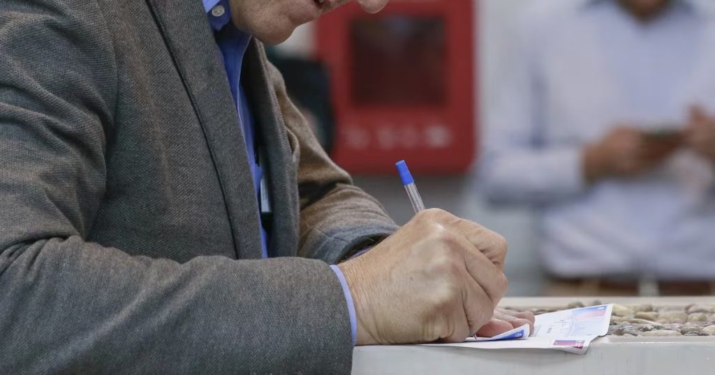 Diputados proponen extender vigencia de licencias en Chile