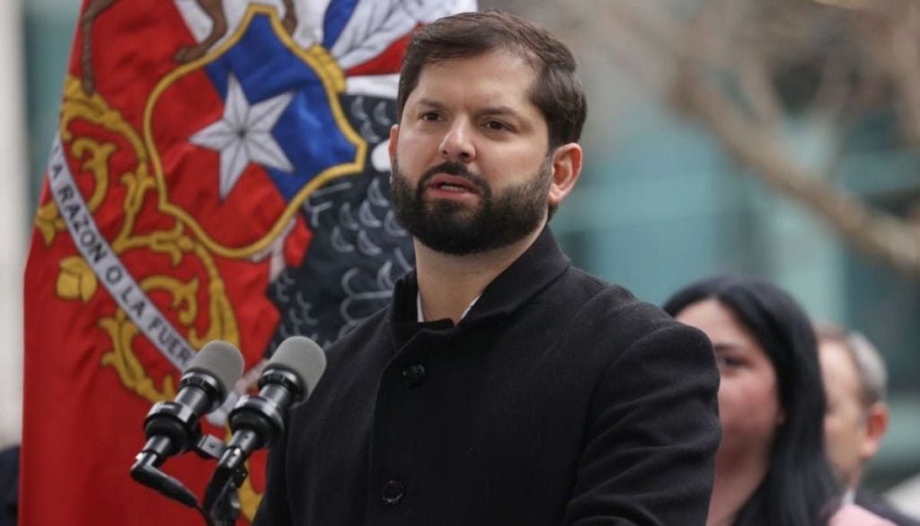 Proyecto de ley redefine beneficios a expresidentes en Chile