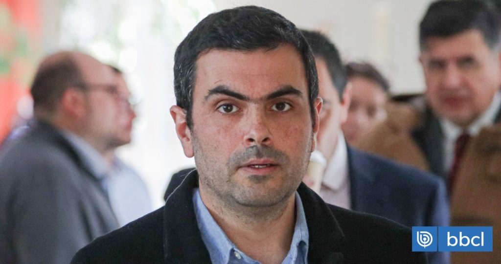 Rechazo Judicial Complica Defensa de Simón Acuña en Caso de Convenios