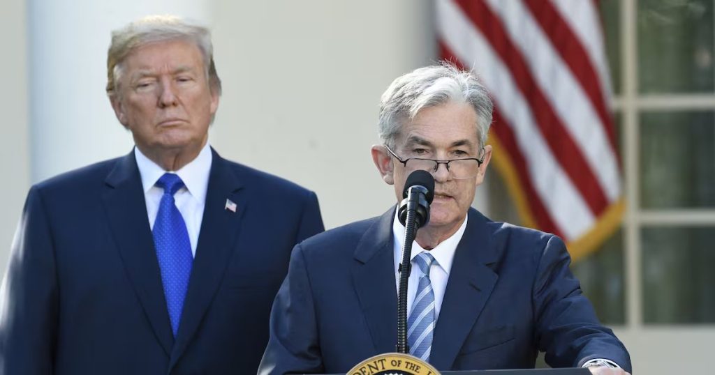La Reserva Federal recorta tasas mientras Trump presiona con fuerza