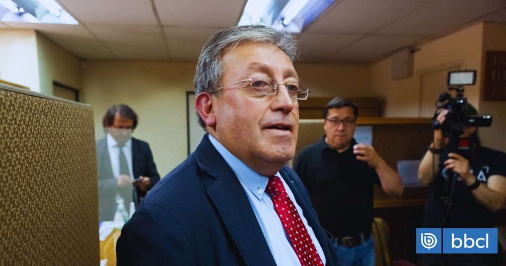 Gervoy Paredes enfrenta polémica legal por uso indebido de imagen.