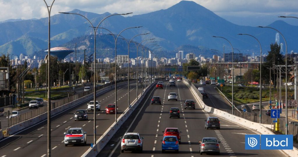 Regreso Masivo a Santiago: Enfoque en la Seguridad Vial