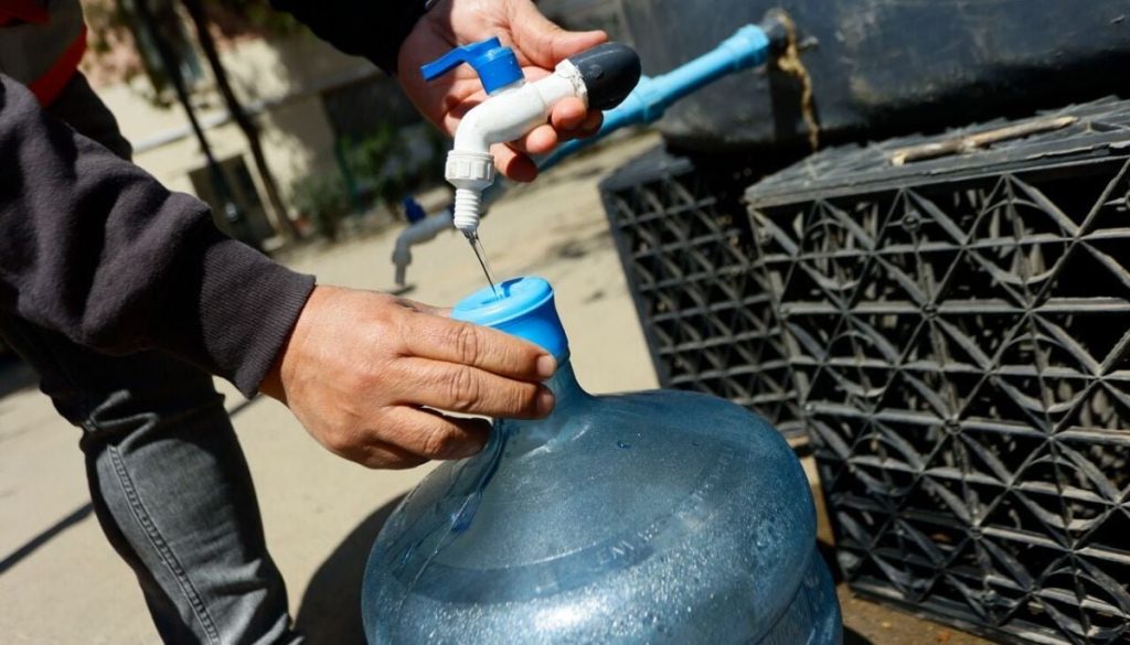 Suministro de agua restablecido en seis comunas de Santiago