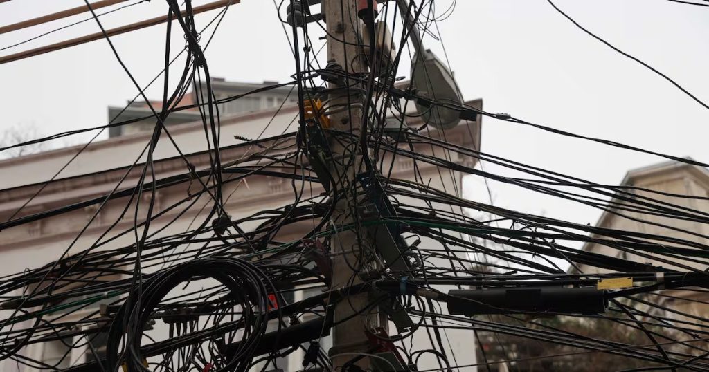 Chile se despide de los cables: inicia su retiro masivo