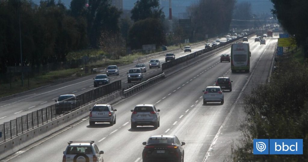 Retorno Masivo: 320 Mil Vehículos Regresan a Santiago