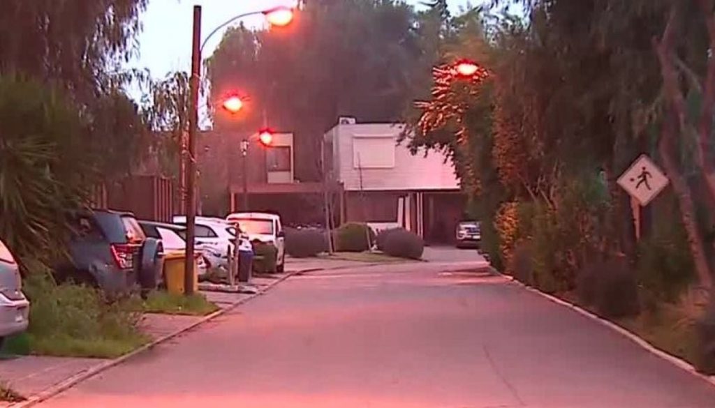 Violento Asalto en Colina: Familia Atacada y Robada en Su Casa