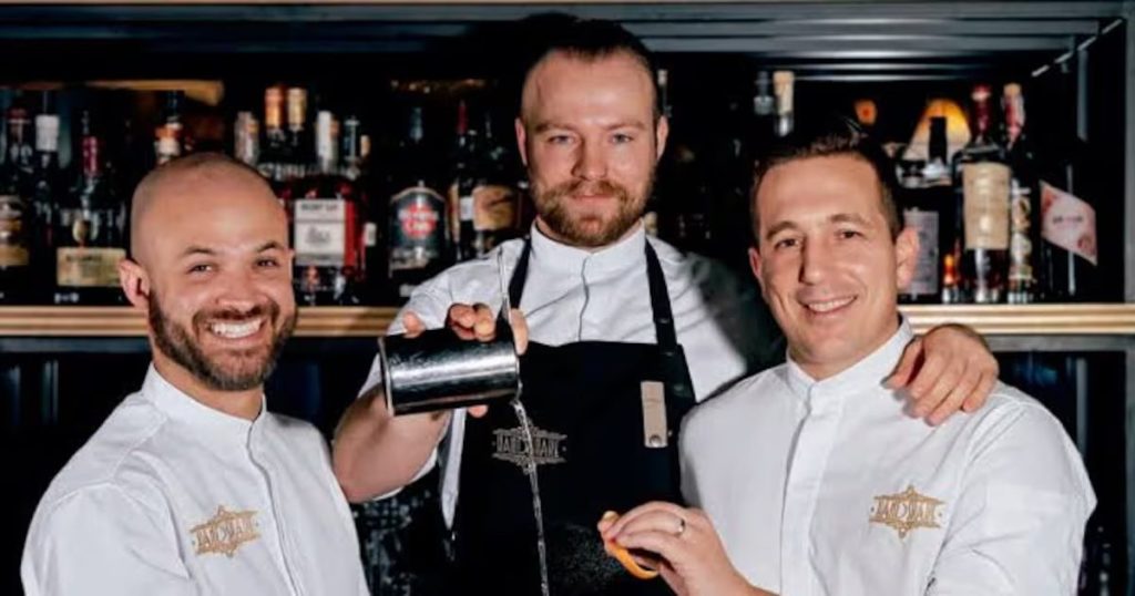 La Experiencia del Bar Más Famoso del Mundo Llega a Santiago