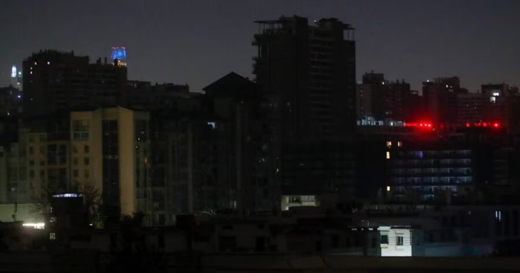 Apagón 25F: Críticas a Transelec por Falencias en el Servicio