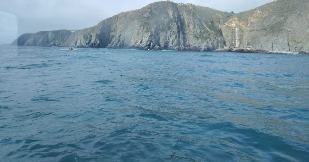 Intensa búsqueda de mariscador en Playa Ancha sigue sin éxito