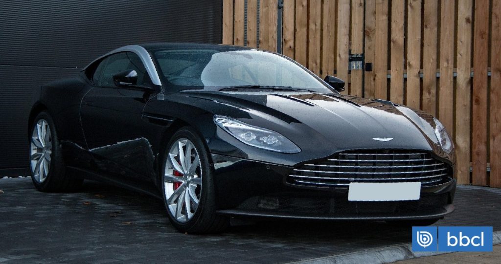 Acciones de Aston Martin caen por aranceles y economía mundial