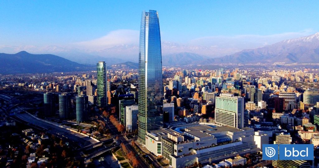 Chile lidera la riqueza financiera en América Latina para 2025