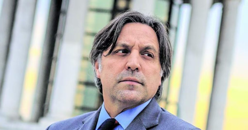 Francisco Cox defiende a Diego Pardow en juicio político clave