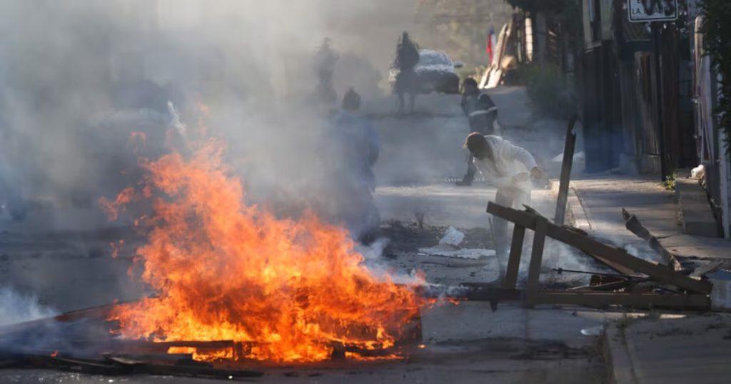Desalojo en Placilla: Tensión, Barricadas y Detenidos en el Lugar