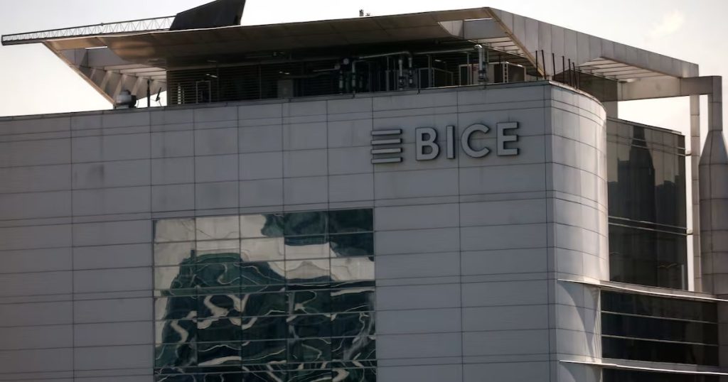 Bancos Bice y Security avanzan en fusión con despidos laborales.