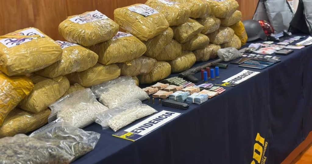 Allanamientos en Lo Prado: Cuatro detenidos por tráfico de drogas y armas