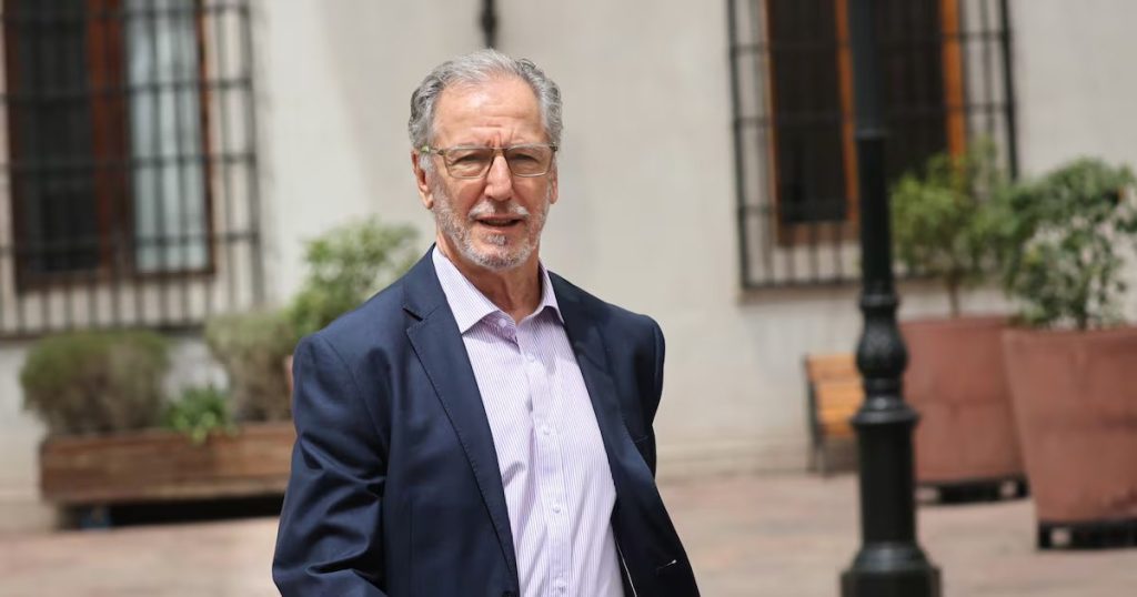 Empresas eléctricas deben devolver cobros excesivos a los usuarios