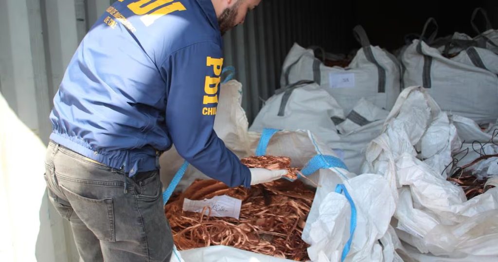 Desmantelan red de robo de cobre en Iquique: recuperan 21 toneladas.