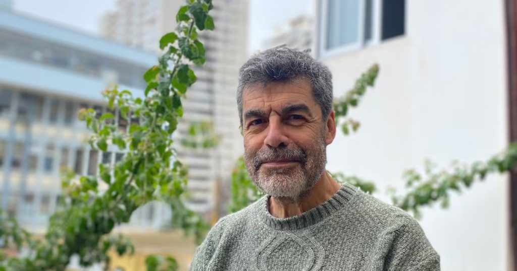 Un Padre Busca Sanar a Través de las Palabras No Ditas