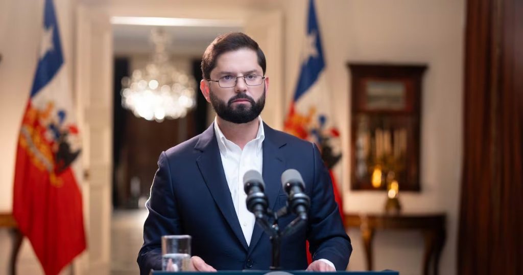 Gabriel Boric celebra la victoria de Rodrigo Paz en Bolivia: un nuevo comienzo.