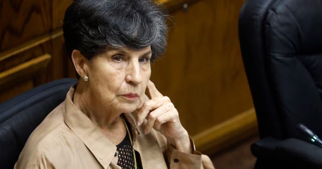 Gabriel Boric enfrenta crisis política por tráfico de influencias.