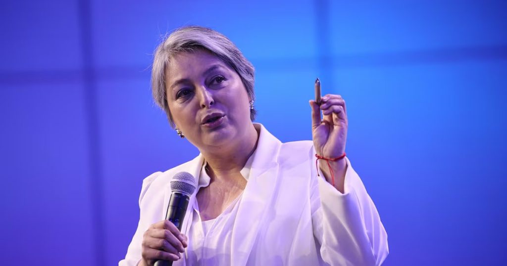 Jeannette Jara presenta plan de ingreso vital y ley de aborto