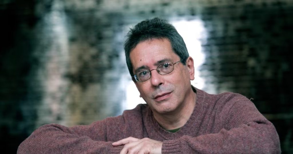 Explorando el universo literario de César Aira: análisis profundo.