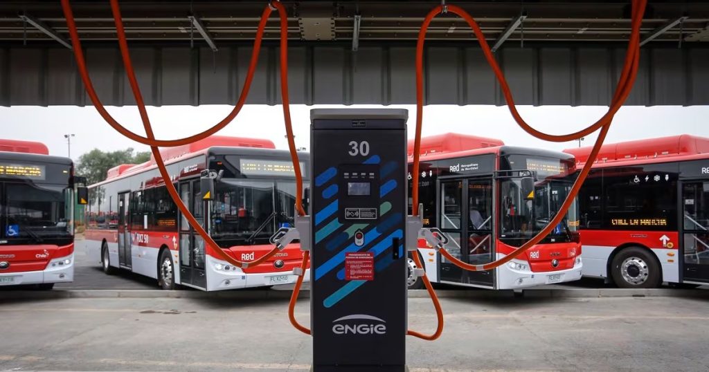 Chile lidera la electromovilidad en Latinoamérica y marca el camino