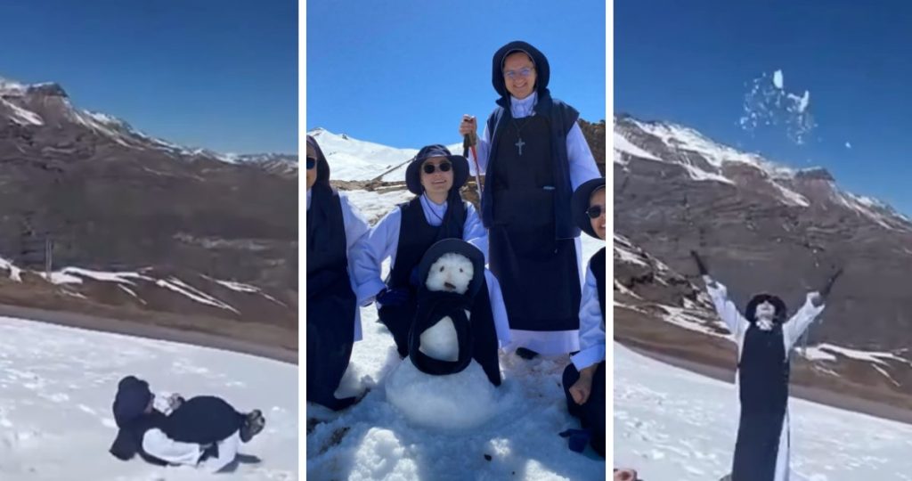 Monjas colombianas descubren la magia de la nieve en Chile.