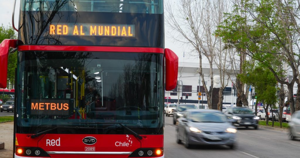Nuevos Buses Eléctricos de Dos Pisos para el Mundial Sub-20 en Chile