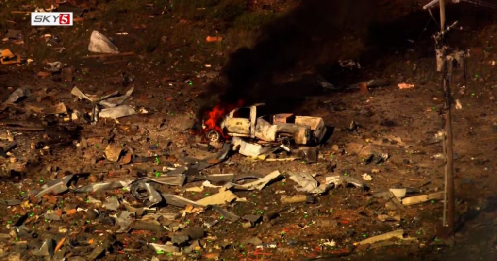 Explosión en fábrica de Tennessee deja 16 muertos