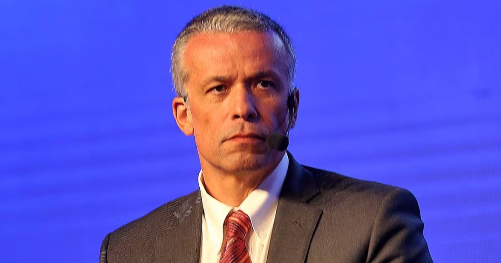 Óscar Landerretche critica las propuestas de Kast y Jara