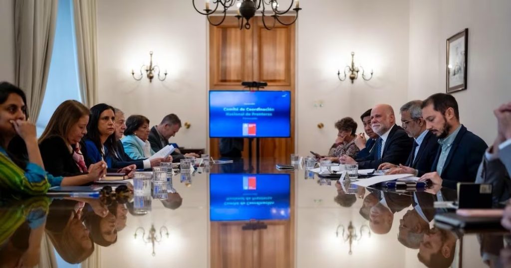 Gabriel Boric impulsa comité para fortalecer fronteras chilenas