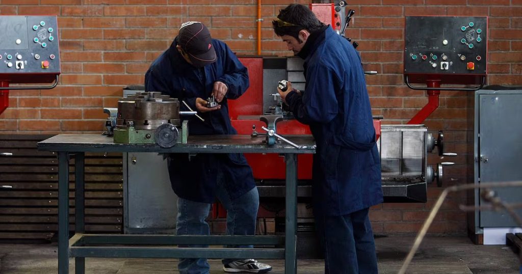 Nuevos Trabajadores de AFP: Más Mayores y Mejor Remunerados