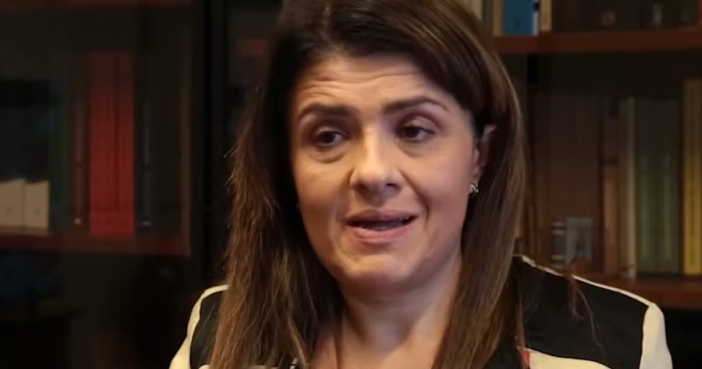 Controversia Judicial: Exjueza Sabaj Busca Revertir Remoción