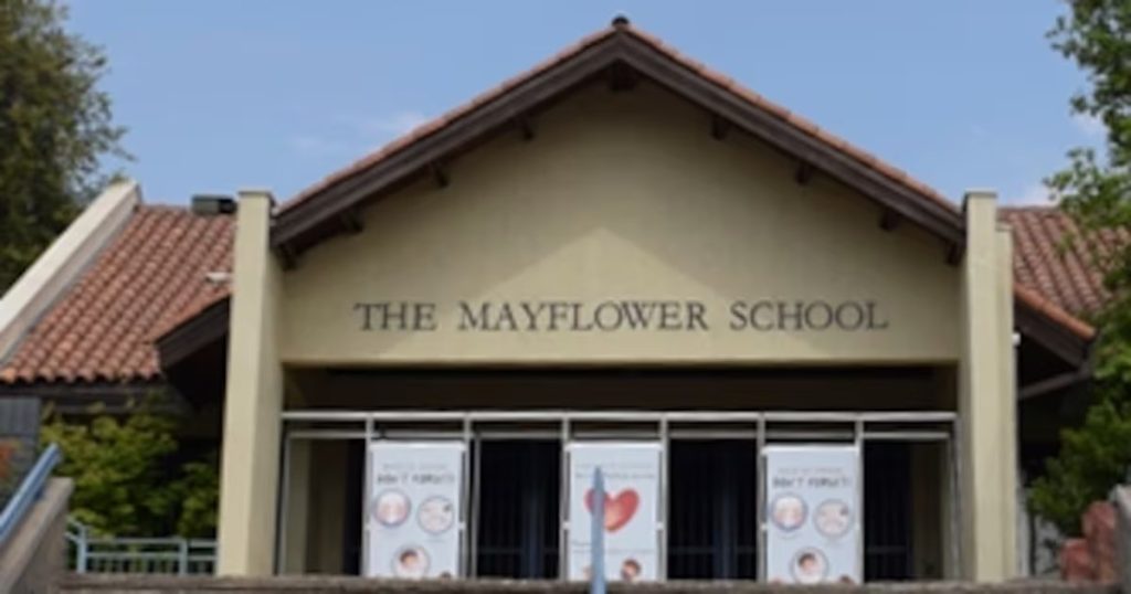 Corte obliga al colegio Mayflower a readmitir a tres estudiantes