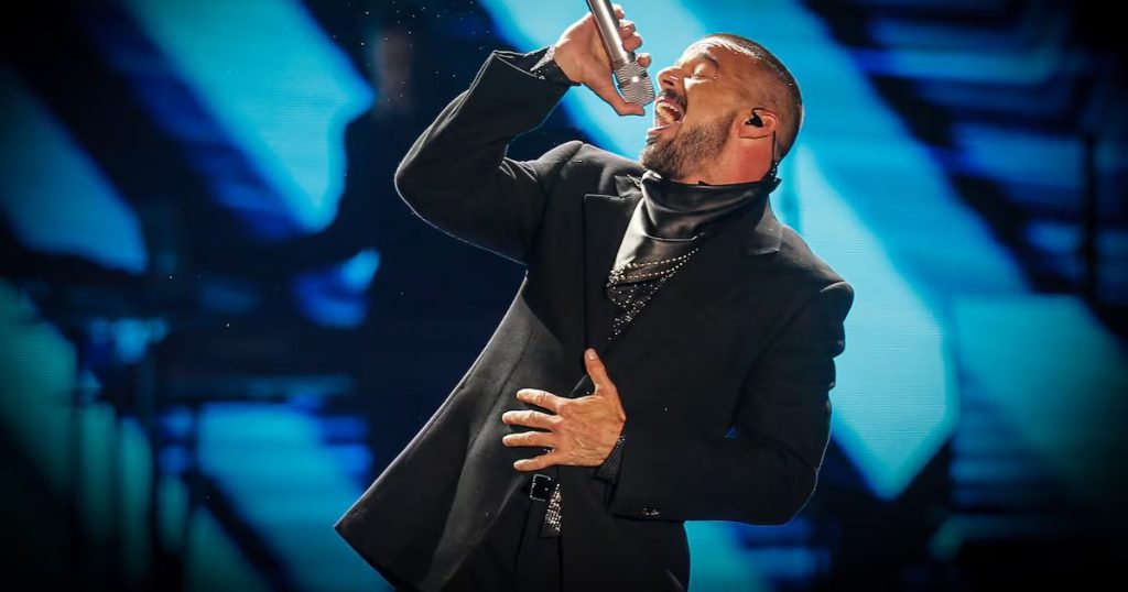 Ricky Martin deslumbra en la inauguración del Claro Arena en Chile