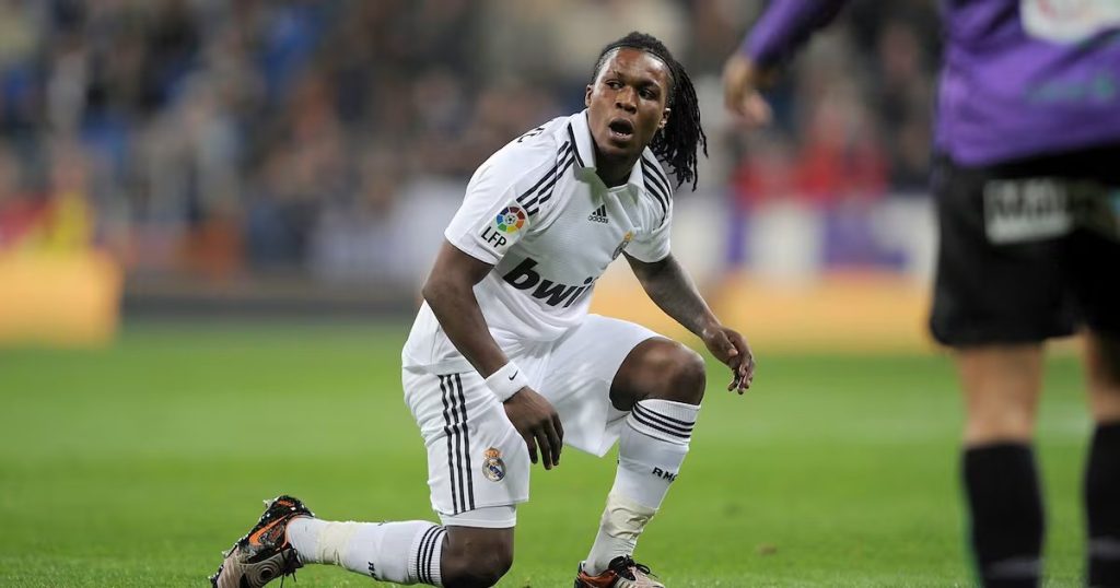 Royston Drenthe es hospitalizado tras sufrir un derrame cerebral