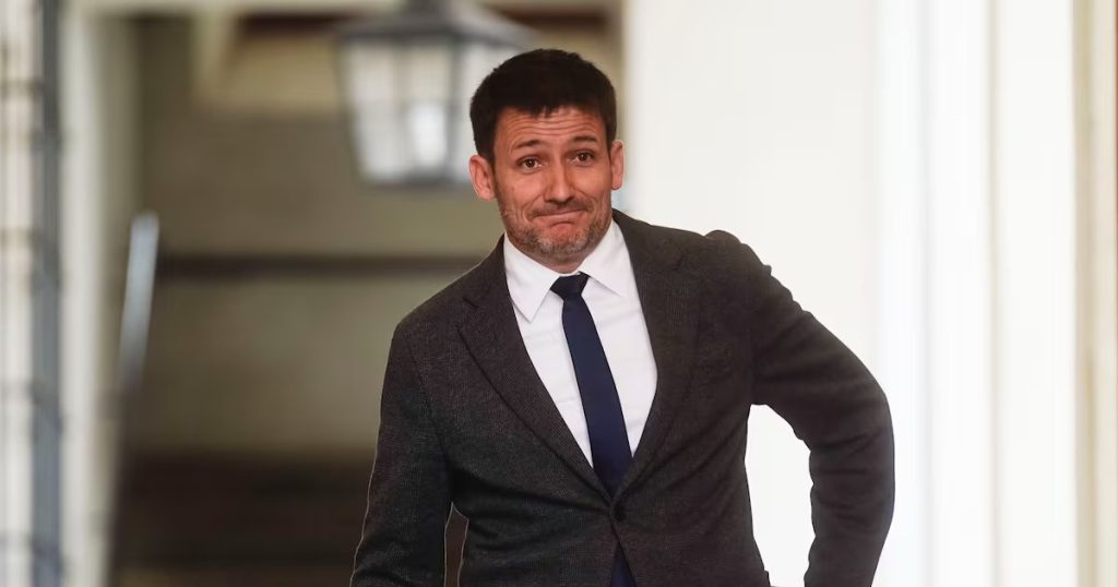 Gabriel Boric enfrenta crisis tras la salida del ministro Pardow