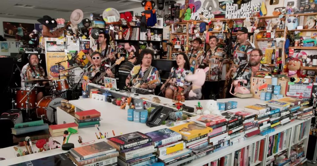 31 Minutos deslumbra en íntima sesión Tiny Desk de NPR