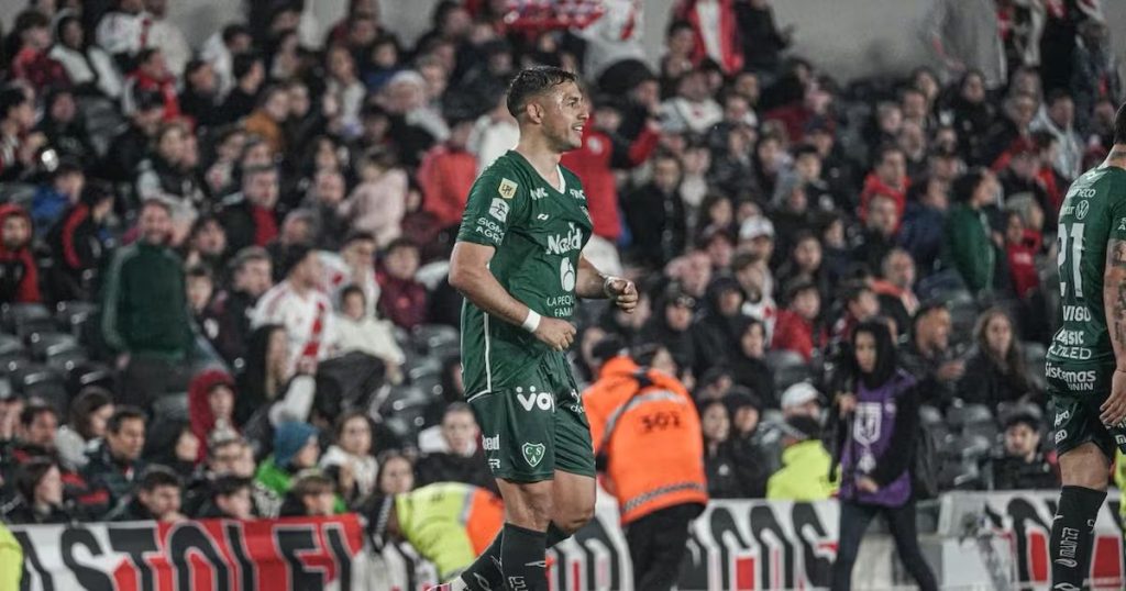 Histórica victoria de Sarmiento sobre River Plate con gol de Morales