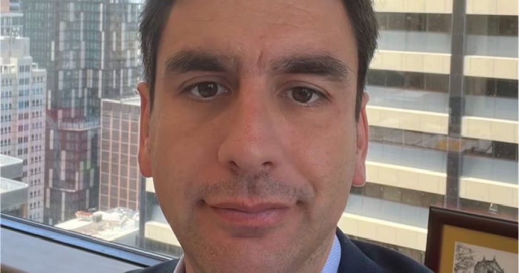 Excónsul chileno en Sidney denuncia acoso laboral y malos tratos