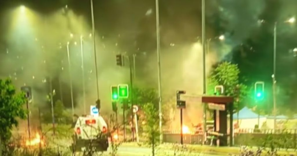 Tensión en Peñalolén por desalojo de feria navideña ilegal