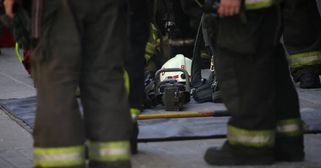 Incendio Nocturno en Estación Central: Evacuación Masiva