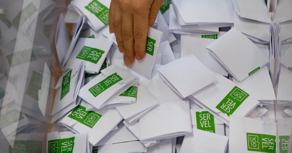 Crisis Política: FRVS y Evópoli en la Lucha por su Supervivencia