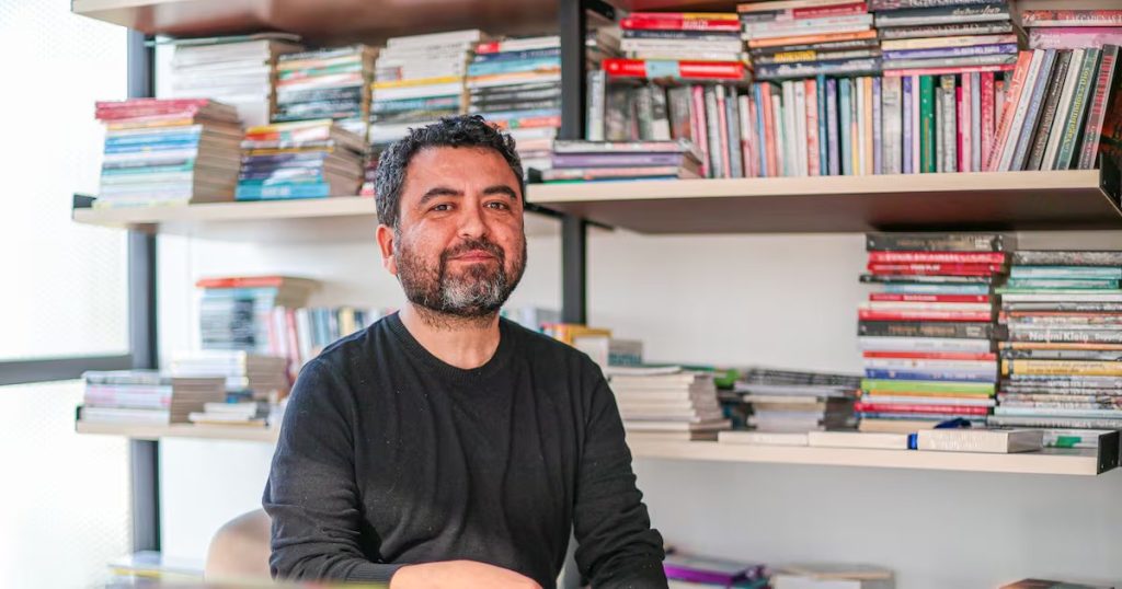 Gabriel Boric y el Desafío de Liderar la Izquierda en Chile