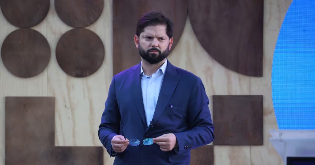 Boric insta a tomar medidas ante la intensa ola de calor en Chile