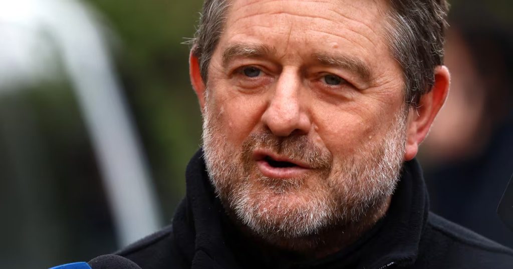 Orrego logra victoria clave en disputa por millonaria multa