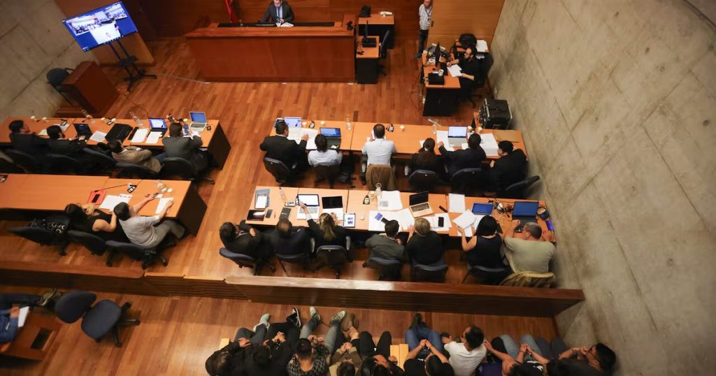 Excarabinero y extranjeros formalizados por mafia en Chile.