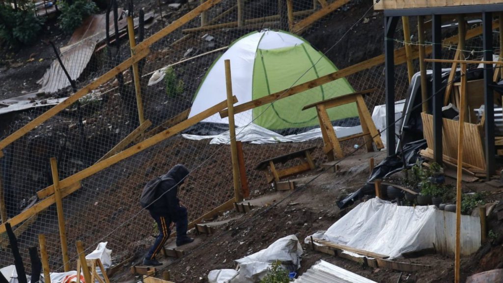 A cuatro meses del incendio en Viña más de 100 carpas no habían sido entregadas